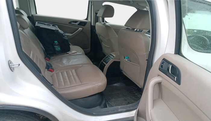 2012 Skoda Yeti AMBITION 2.0 TDI CR 4X2, Diesel, Manual, 1,24,527 km, interior