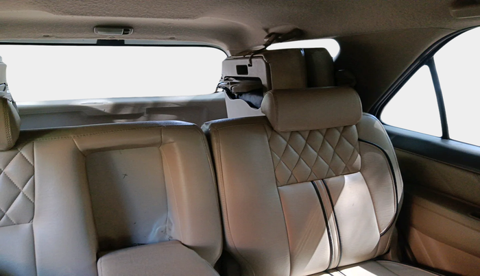 2012 Toyota Fortuner 3.0 4X4 MT, Diesel, Manual, 1,16,955 km, interior