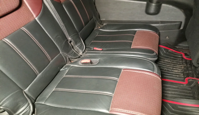 2012 Mahindra XUV500 W8, Diesel, Manual, 1,39,029 km, interior