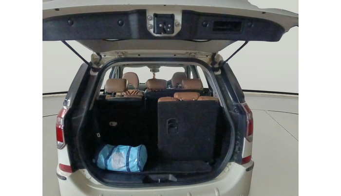 2019 Mahindra XUV500 W9 AT, Diesel, Automatic, 1,01,979 km, exterior