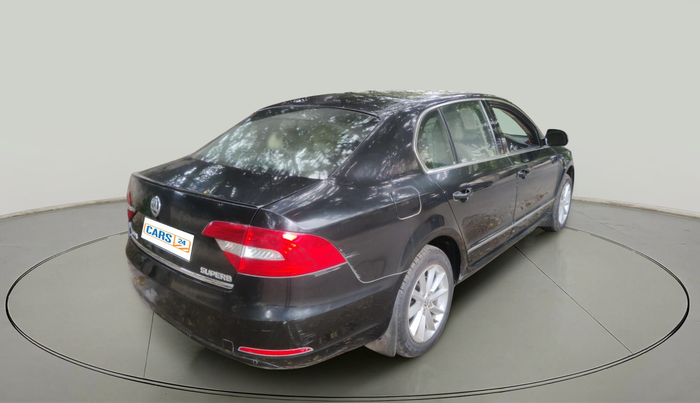2014 Skoda Superb ELEGANCE 2.0 TDI CR AT, Diesel, Automatic, 1,24,079 km, exterior
