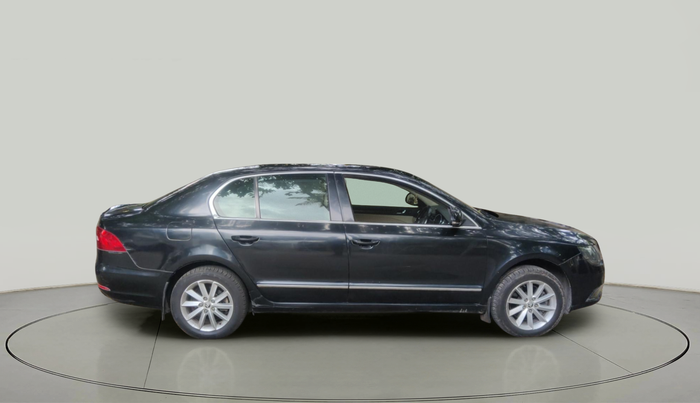 2014 Skoda Superb ELEGANCE 2.0 TDI CR AT, Diesel, Automatic, 1,24,079 km, exterior