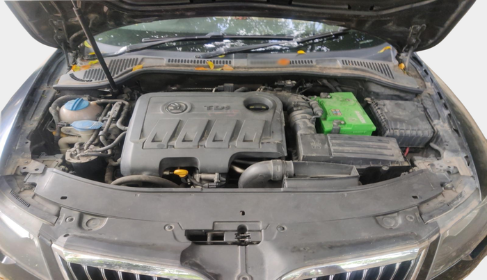 2014 Skoda Superb ELEGANCE 2.0 TDI CR AT, Diesel, Automatic, 1,24,079 km, exterior