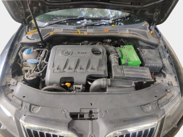 2014 Skoda Superb ELEGANCE 2.0 TDI CR AT, Diesel, Automatic, 1,24,300 km, exterior