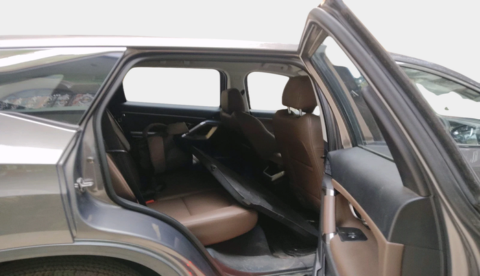 2019 Tata Harrier XZ 2.0L, Diesel, Manual, 1,15,044 km, interior