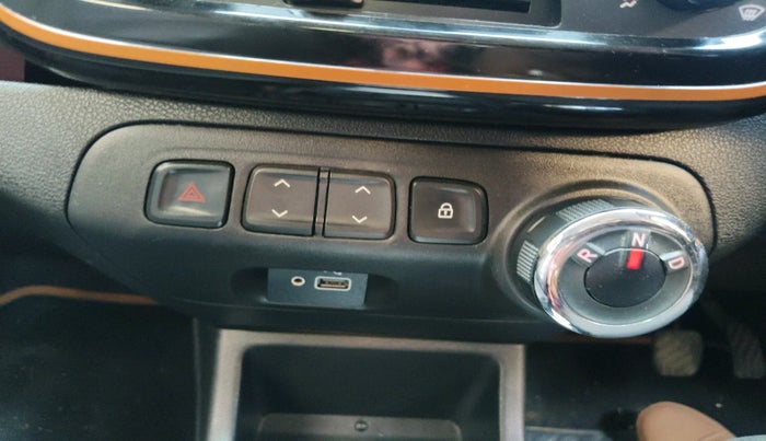 2019 Renault Kwid CLIMBER 1.0 AMT, Petrol, Automatic, 30,753 km, interior