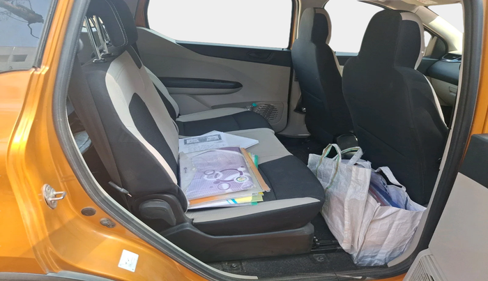 2020 Renault TRIBER RXT AMT, Petrol, Automatic, 40,319 km, interior