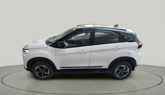 2023 Tata NEXON FEARLESS + SUNROOF DUAL TONE 1.2 PETROL, Petrol, Manual, 12,977 km, exterior
