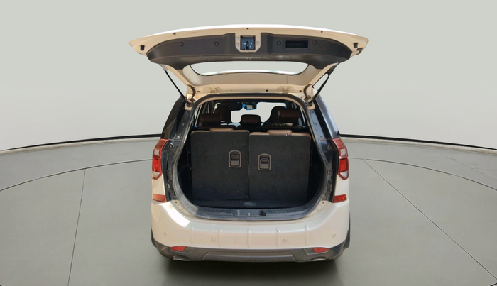 2018 Mahindra XUV500 W11 AT, Diesel, Automatic, 1,07,913 km, exterior