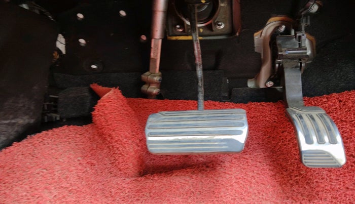 2018 Mahindra XUV500 W11 AT, Diesel, Automatic, 1,07,913 km, interior