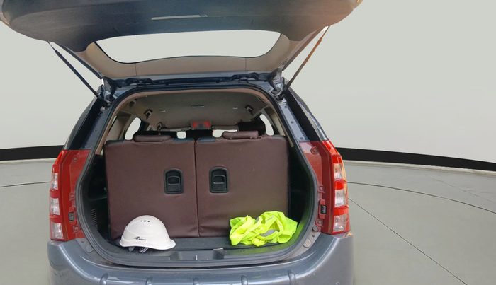 2014 Mahindra XUV500 W6, Diesel, Manual, 98,730 km, exterior