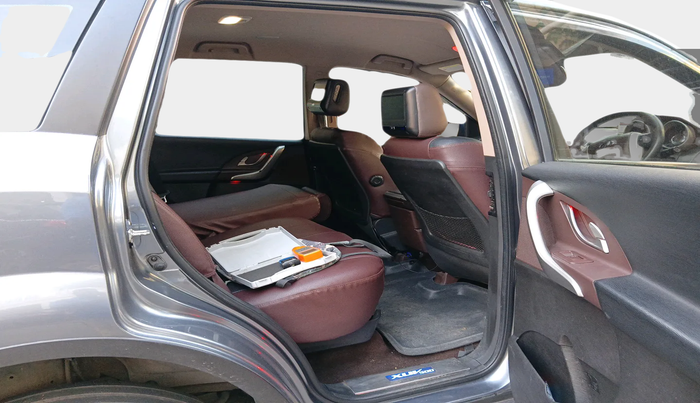 2014 Mahindra XUV500 W6, Diesel, Manual, 98,730 km, interior