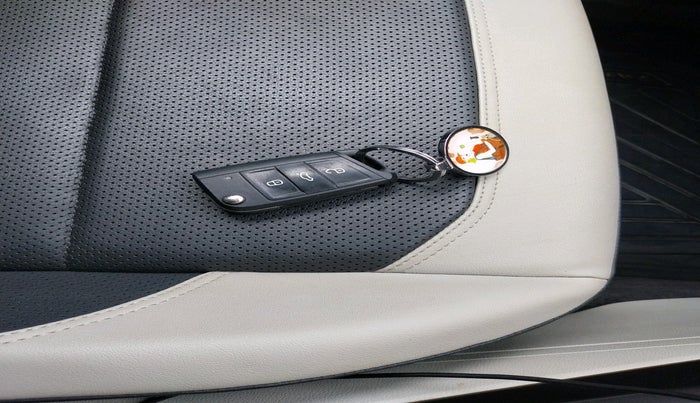 2021 Volkswagen TAIGUN TOPLINE 1.0 TSI AT, Petrol, Automatic, 21,325 km, interior