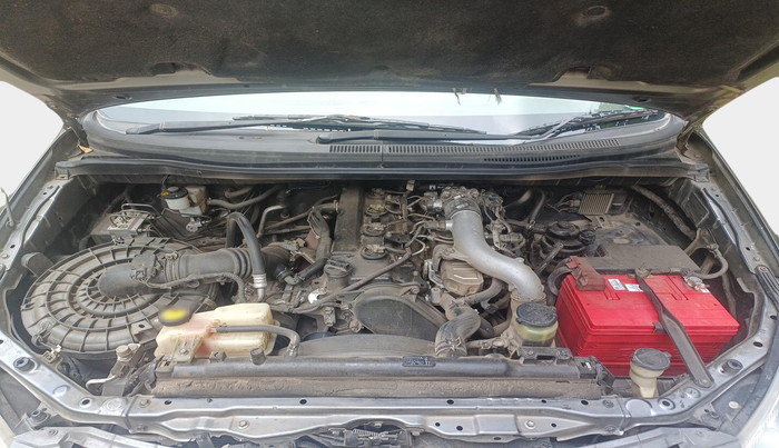 2011 Toyota Innova V 2.5 7 STR, Diesel, Manual, 1,67,029 km, exterior