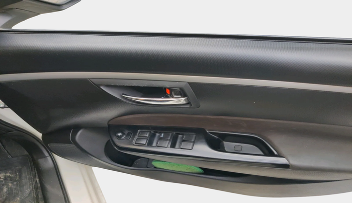 2016 Maruti Swift VXI O, Petrol, Manual, 1,19,780 km, interior