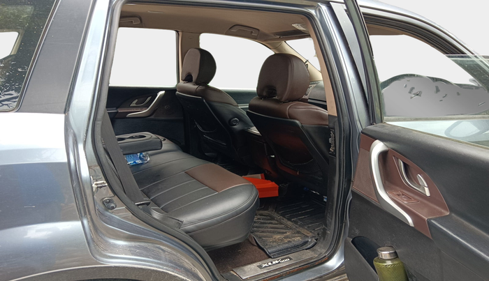 2014 Mahindra XUV500 W6, Diesel, Manual, 1,45,944 km, interior