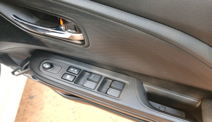 2024 Maruti Swift VXi, Petrol, Manual, 13,264 km, interior