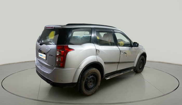 2014 Mahindra XUV500 W6, Diesel, Manual, 2,16,314 km, exterior