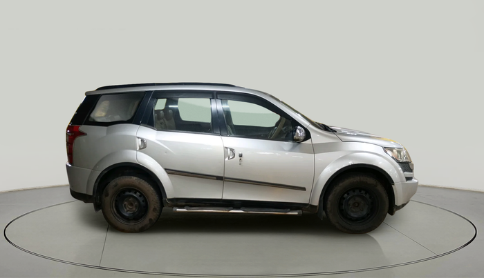 2014 Mahindra XUV500 W6, Diesel, Manual, 2,16,314 km, exterior