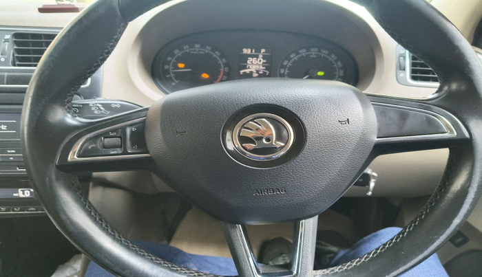 2016 Skoda Rapid 1.5 TDI CR STYLE PLUS AT, Diesel, Automatic, 1,70,893 km, interior