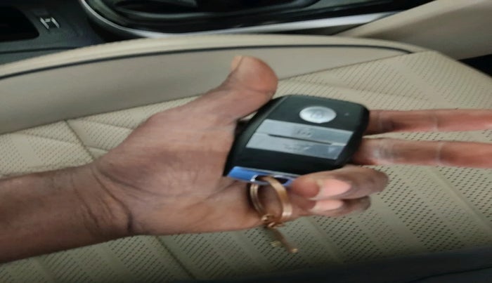 2022 KIA CARENS LUXURY 1.4 PETROL 7 STR, Petrol, Manual, 32,390 km, interior