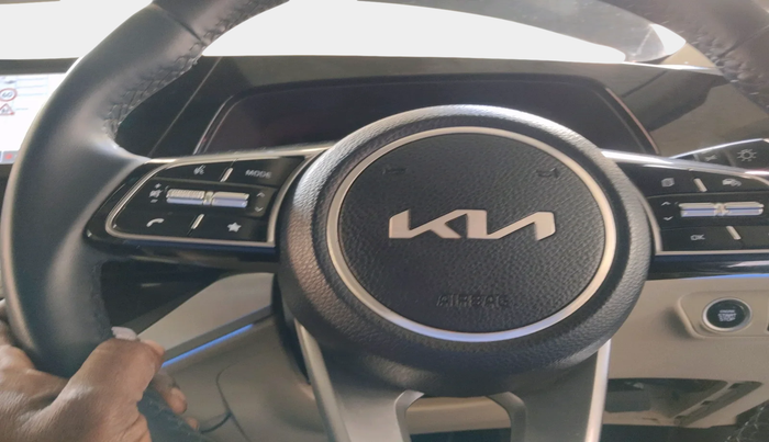 2022 KIA CARENS LUXURY 1.4 PETROL 7 STR, Petrol, Manual, 32,390 km, interior