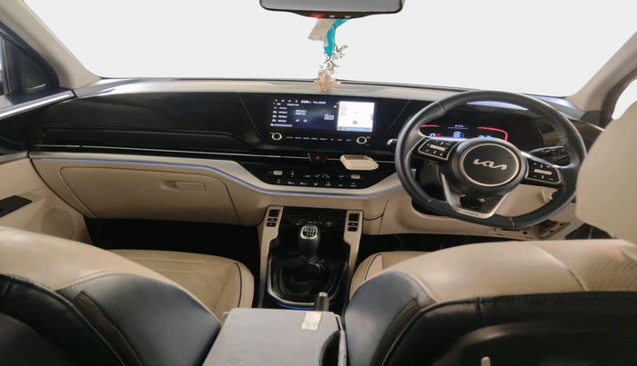 2022 KIA CARENS LUXURY 1.4 PETROL 7 STR, Petrol, Manual, 32,390 km, interior