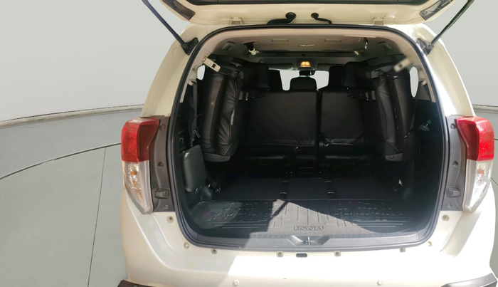 2016 Toyota Innova Crysta 2.4 VX 8 STR, Diesel, Manual, 56,718 km, exterior