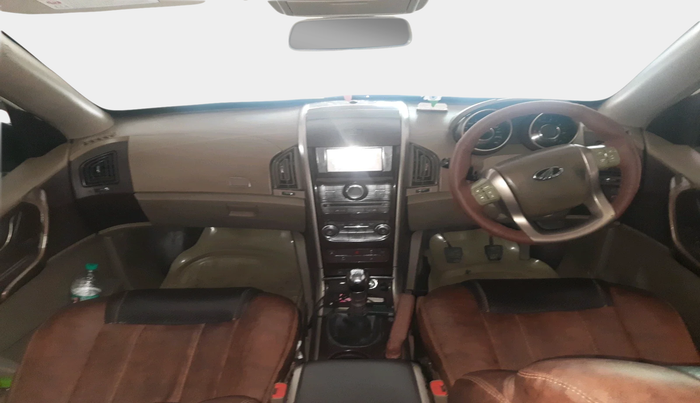 2013 Mahindra XUV500 W8, Diesel, Manual, 1,01,556 km, interior