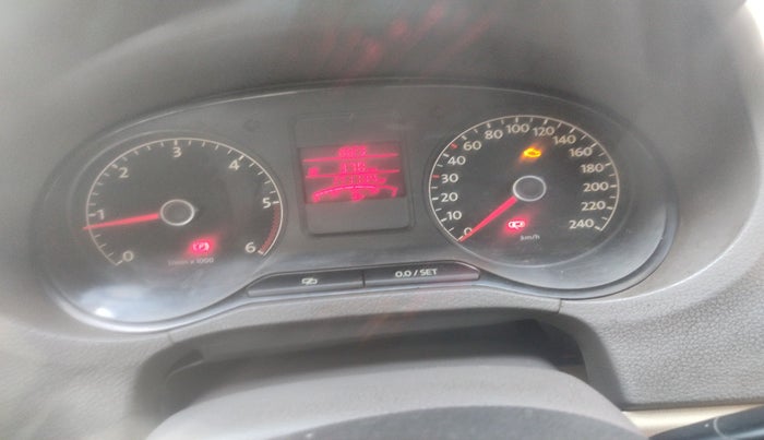 2014 Volkswagen Vento HIGHLINE DIESEL 1.6, Diesel, Manual, 1,71,134 km, interior