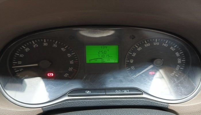 2012 Skoda Rapid ACTIVE 1.6 TDI CR MT, Diesel, Manual, 71,015 km, interior