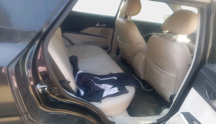 2020 Mahindra XUV300 W8 1.2 PETROL, Petrol, Manual, 28,392 km, interior