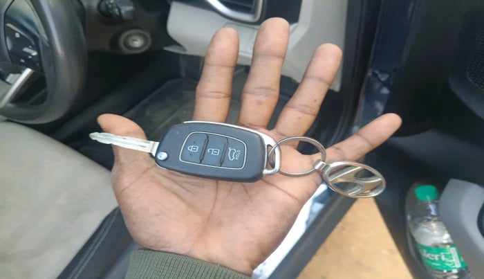 2022 Hyundai VENUE S PLUS 1.5 CRDI, Diesel, Manual, 1,11,976 km, interior