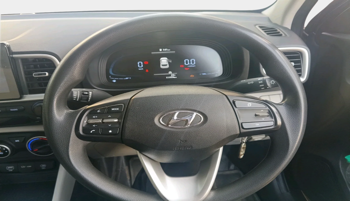 2022 Hyundai VENUE S PLUS 1.5 CRDI, Diesel, Manual, 1,11,976 km, interior