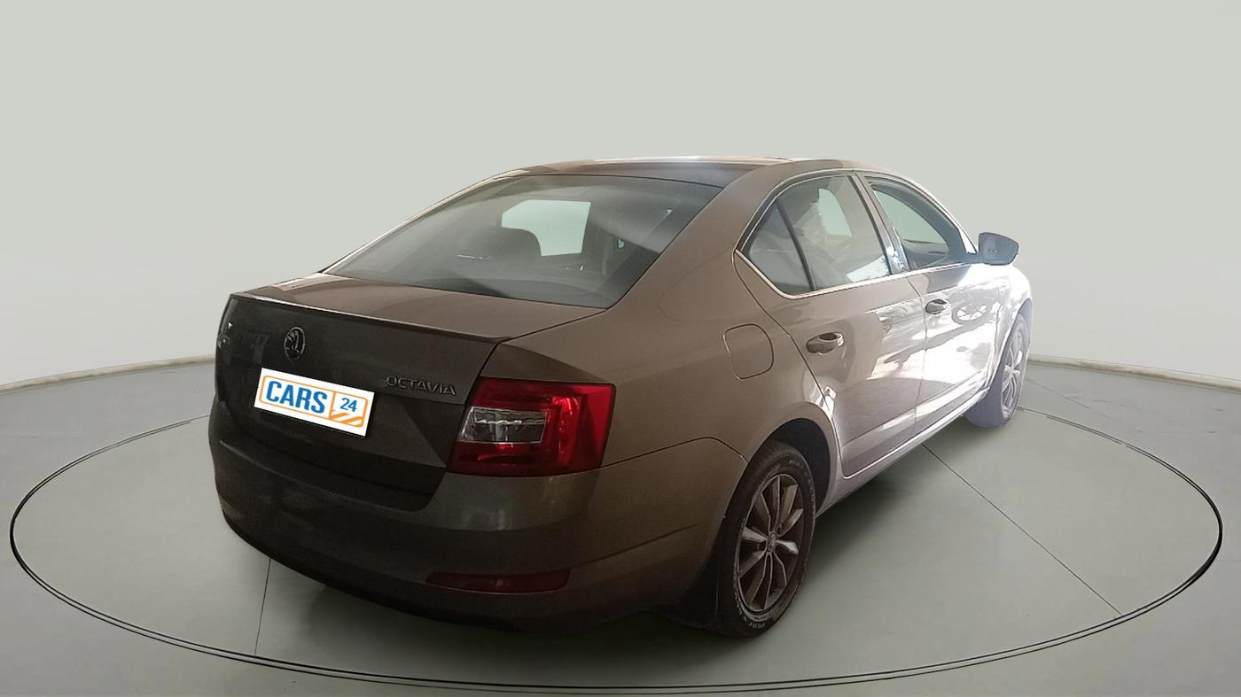 2015 Skoda Octavia ELEGANCE 1.8 TSI AT, Petrol, Automatic, 14,44,000 km, exterior