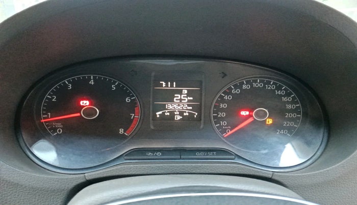 2016 Volkswagen Vento HIGHLINE 1.6 MPI, Petrol, Manual, 1,32,622 km, interior