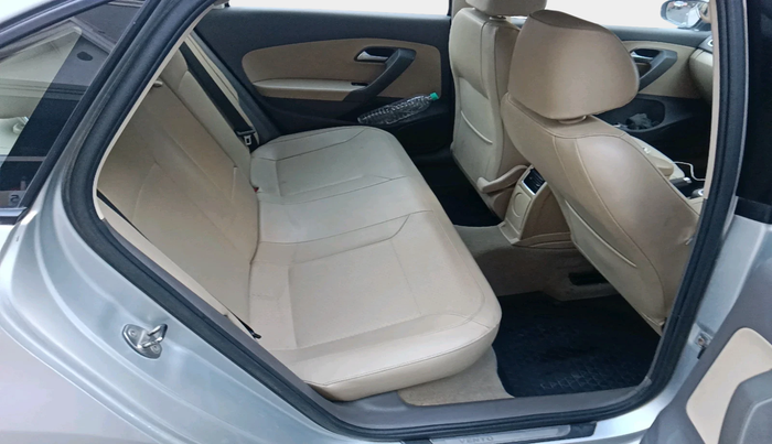 2016 Volkswagen Vento HIGHLINE 1.6 MPI, Petrol, Manual, 1,32,622 km, interior