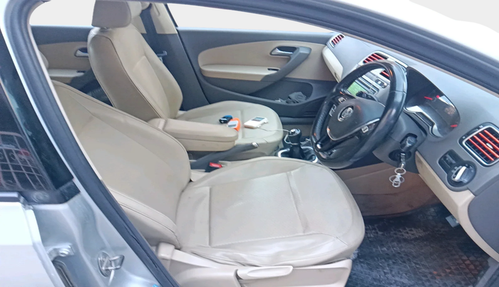 2016 Volkswagen Vento HIGHLINE 1.6 MPI, Petrol, Manual, 1,32,622 km, interior