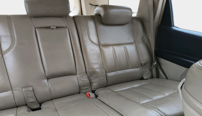 2016 Mahindra XUV500 W10, Diesel, Manual, 75,000 km, interior