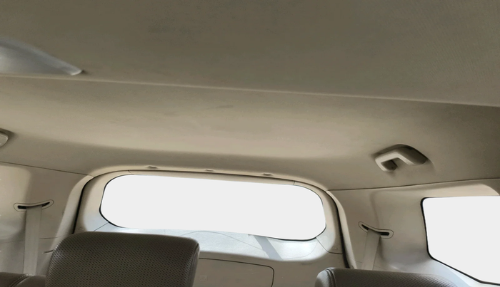 2016 Mahindra XUV500 W10, Diesel, Manual, 75,000 km, interior