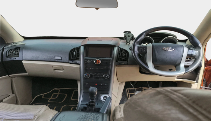 2016 Mahindra XUV500 W10, Diesel, Manual, 75,000 km, interior