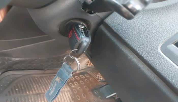 2015 Volkswagen Polo COMFORTLINE 1.2L, Petrol, Manual, 90,493 km, interior