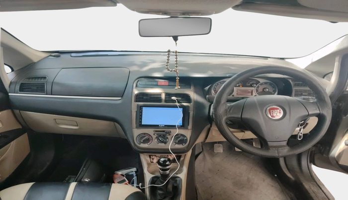 2010 Fiat Linea DYNAMIC 1.4, Petrol, Manual, 1,07,900 km, interior