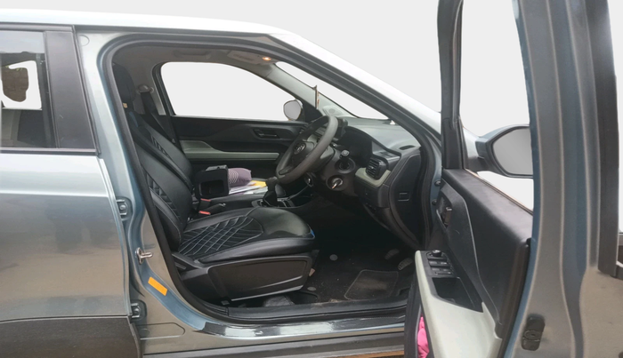 2022 Tata PUNCH ADVENTURE RHYTHM PACK MT, Petrol, Manual, 38,979 km, interior