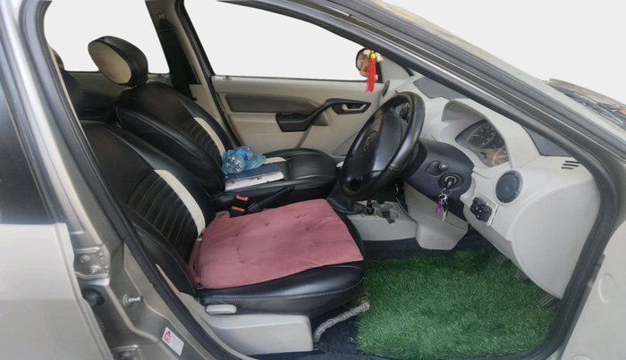 2013 Mahindra Verito Vibe CS 1.5 D6, Diesel, Manual, 1,01,883 km, interior