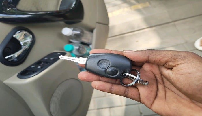 2015 Nissan Terrano XV D THP 110 PS, Diesel, Manual, 73,788 km, interior