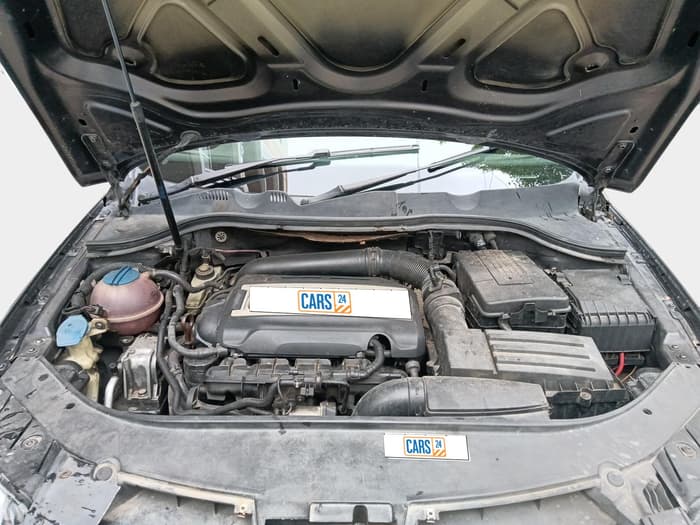 2010 Volkswagen Passat 1.8L TSI, Petrol, Manual, 76,000 km, exterior