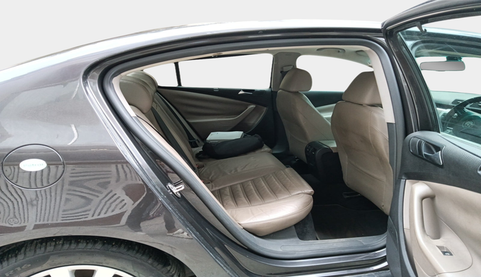 2010 Volkswagen Passat 1.8L TSI, Petrol, Manual, 76,000 km, interior