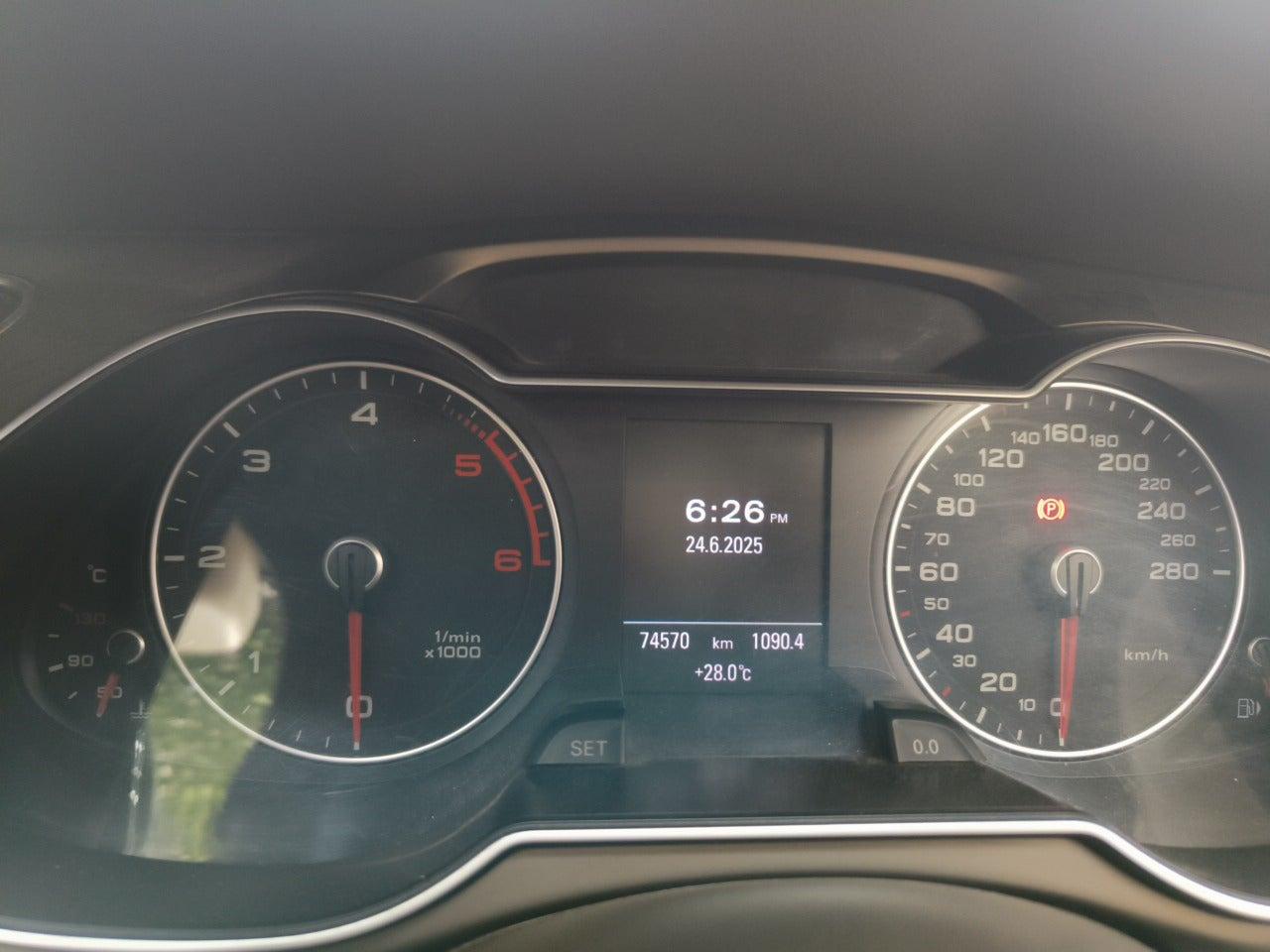 2013 Audi A4 2.0 TDI Multitronic, Diesel, Automatic, 74,825 km, interior