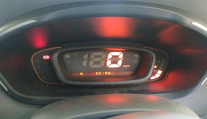 2016 Renault Kwid RXT 1.0 AMT, Petrol, Automatic, 32,196 km, interior